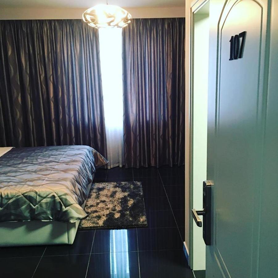 Ascua 3* Tirana